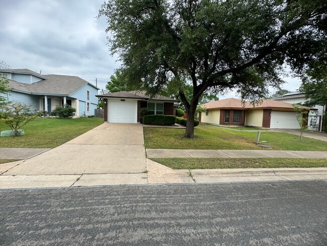 736 Patchway Ln in Austin, TX - Building Photo - Building Photo