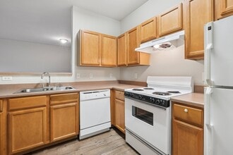 Sequoia Park Apartments in Denton, TX - Foto de edificio - Building Photo