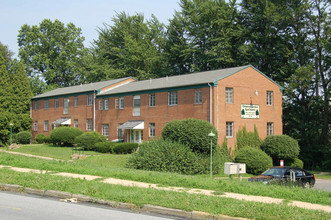 The Willows at Elmwood Gardens in Coatesville, PA - Building Photo - Building Photo