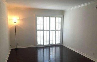 1741 Granville Ave, Unit 110 in Los Angeles, CA - Foto de edificio - Building Photo