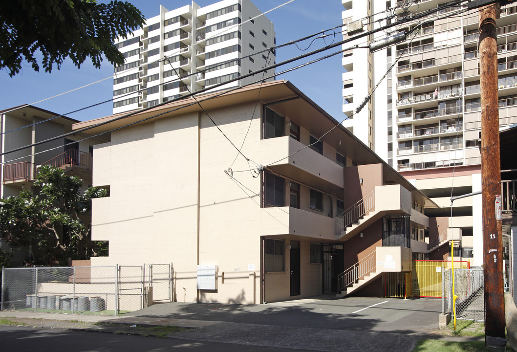 1554 Liholiho St in Honolulu, HI - Foto de edificio