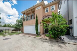 7103 Windwater Lagoon Dr in Houston, TX - Building Photo