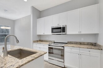 4924 Pointe Midtown Way in Palm Beach Gardens, FL - Building Photo - Building Photo