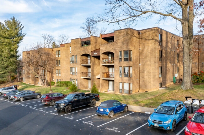 Chestnut Grove Condominiums