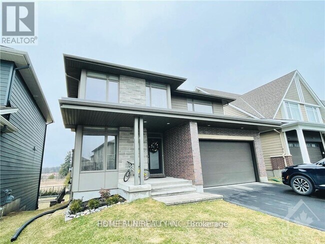 126 Escarpment Cres in Ottawa, ON - Building Photo - Building Photo