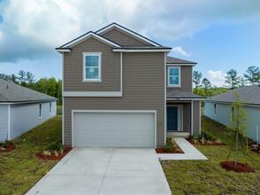 The Cove at Cross Creek in Green Cove Springs, FL - Building Photo - Building Photo