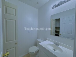 14340 SW Cougar Ridge Dr in Beaverton, OR - Building Photo - Building Photo
