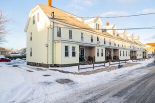 18-30 Gillis St in Nashua, NH - Building Photo