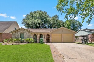 10534 Huntington View Dr in Houston, TX - Building Photo