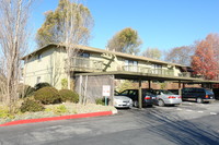 Leslie Drive Apartments in Salinas, CA - Building Photo - Building Photo