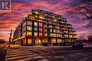 2 Manderley Dr in Toronto, ON - Building Photo