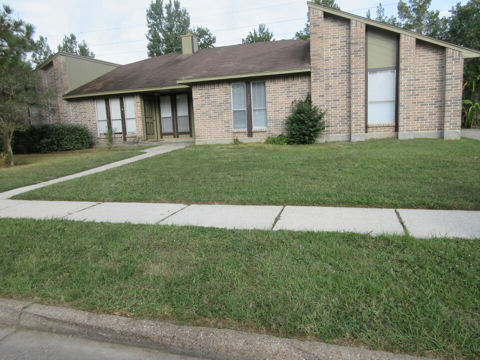 2427 Autumn Springs Ln in Spring, TX - Building Photo