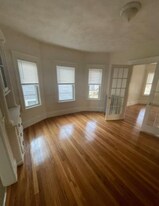 10 Pinkham Rd, Unit 2 in Medford, MA - Building Photo