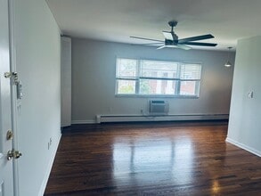 100 Bergen Blvd, Unit 22 in Fairview, NJ - Foto de edificio - Building Photo