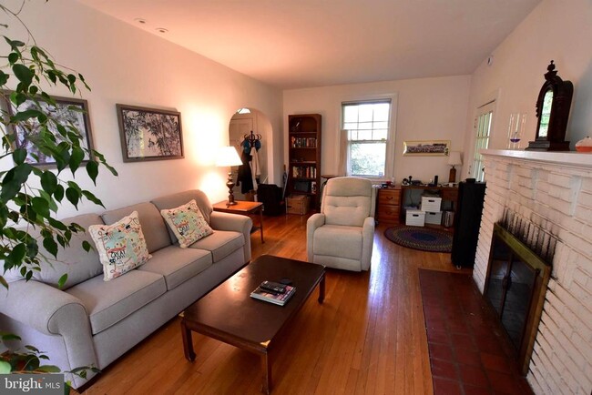 1300 Noyes Dr in Silver Spring, MD - Building Photo - Building Photo