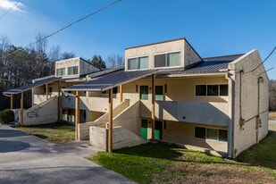 College Grove in Rockwood, TN - Building Photo