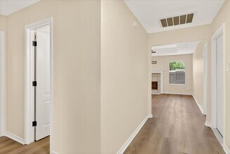 4453 Lake George Dr in Corpus Christi, TX - Building Photo - Building Photo