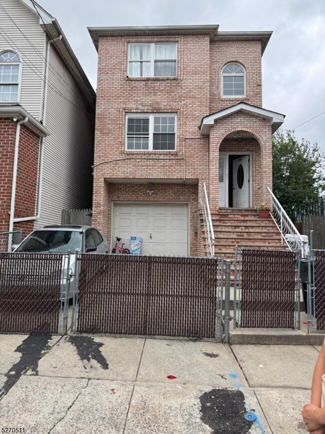 property at 338 Bond St