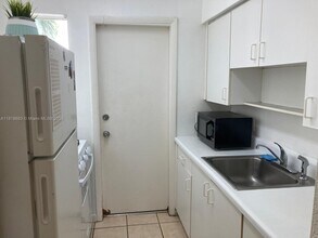653 Michigan Ave in Miami Beach, FL - Building Photo - Building Photo