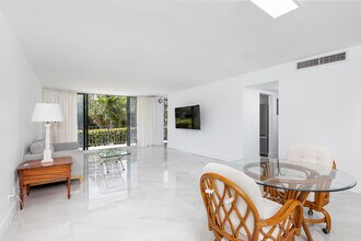 3800 Washington Rd in West Palm Beach, FL - Building Photo - Building Photo
