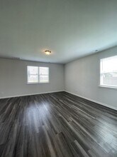 800 Lenox Dr in Holly Ridge, NC - Building Photo - Building Photo