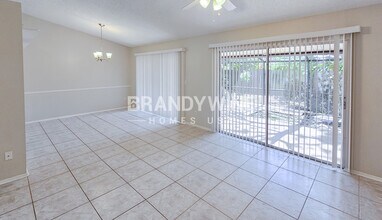 737 Country Shire Ln in Palm Harbor, FL - Building Photo - Building Photo