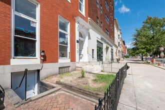 2102 Maryland Ave-Unit -2F in Baltimore, MD - Building Photo - Building Photo