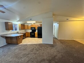 3143 Lupine St in West Richland, WA - Building Photo - Building Photo