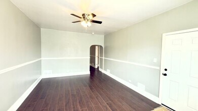 8420 S Manistee Ave in Chicago, IL - Building Photo - Building Photo