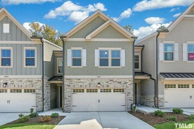 2045 Maggie Vly Dr in Apex, NC - Building Photo - Building Photo