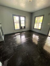 309 E Nelson St in Bowie, TX - Building Photo - Building Photo