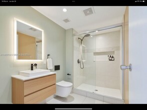 20379 W Country Club Dr, Unit Victoria in Aventura, FL - Building Photo - Building Photo