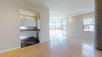 301 Bryant St, Unit 504 in San Francisco, CA - Building Photo - Building Photo