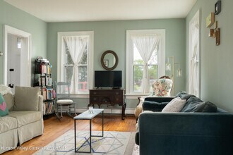 6 N Vernon St in Athens, NY - Building Photo - Building Photo