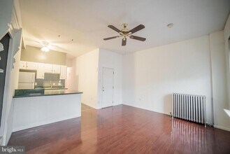 2424 Poplar St in Philadelphia, PA - Building Photo - Building Photo