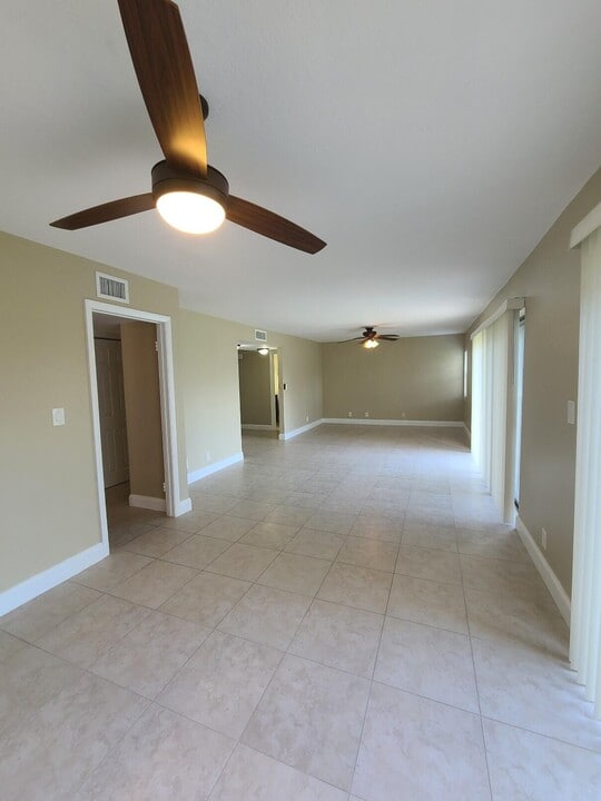 3201 Bayview Dr in Fort Lauderdale, FL - Building Photo