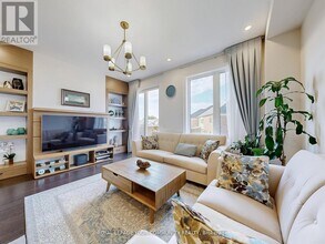 66 Drizzel Cres in Richmond Hill, ON - Building Photo - Building Photo