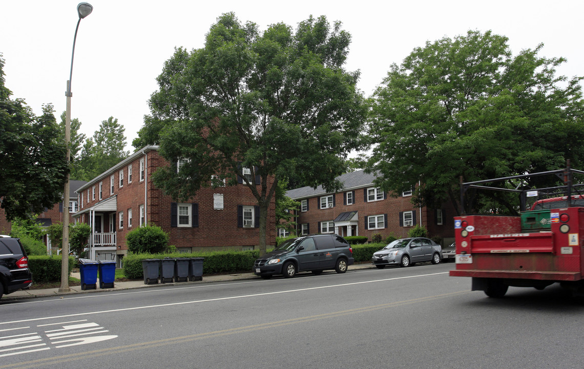 Highland Court in Arlington, MA - Building Photo