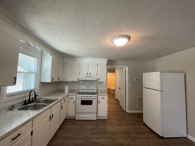 716 Broad St in Kannapolis, NC - Building Photo - Building Photo