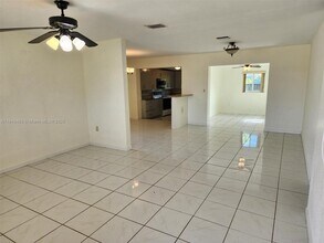 845 NW 199th St in Miami, FL - Building Photo - Building Photo