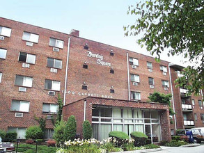 Barclay Square Apartments in Upper Darby, PA - Building Photo - Building Photo