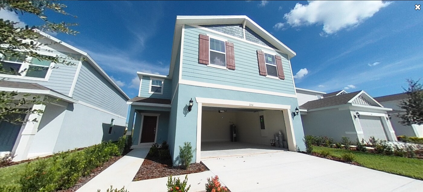 2151 Charming Ave in Davenport, FL - Building Photo