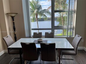 2681 N Flamingo Rd in Plantation, FL - Building Photo - Building Photo