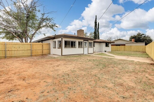 property at 3933 Wood Ct