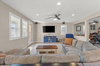 11225 Sweetstem Ct in Las Vegas, NV - Building Photo - Building Photo