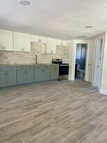 1210 E 138th Ave in Tampa, FL - Building Photo