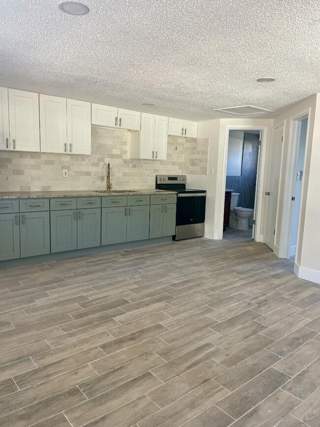 property at 1210 E 138th Ave