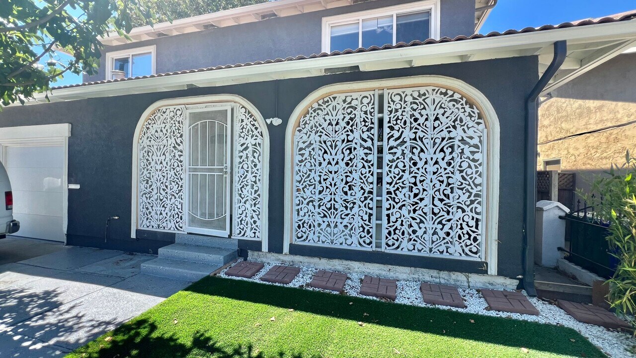 2811 17th St in San Pablo, CA - Building Photo
