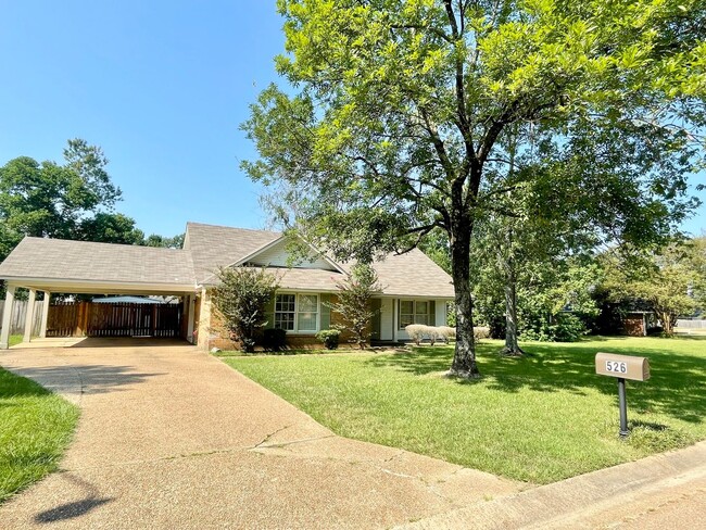 526 Olympic Dr in Flowood, MS - Building Photo - Building Photo