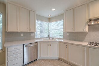 147 Shelter Rock Ct in Spring, TX - Building Photo - Building Photo